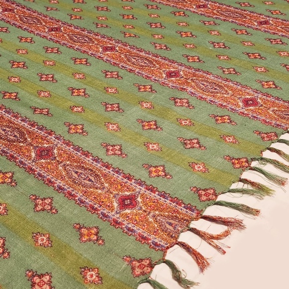 VINTAGE HAND-SCREEN PRINTED 100% WOOL SHAWL - Picture 4 of 8